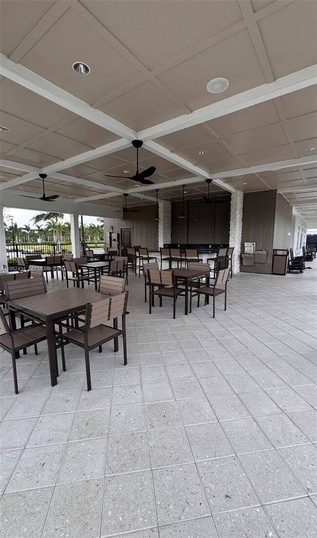 Building Photo - 6712 Cloverdale Ave