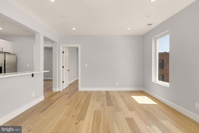 Building Photo - 3215 Mt Pleasant St NW
