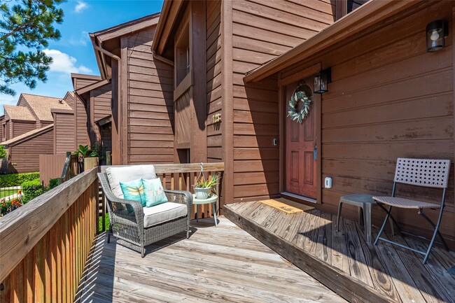 Primary Photo - 723 Davis Rd