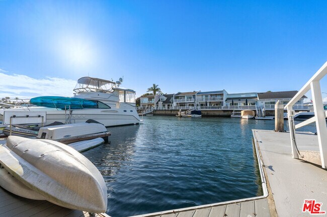 Building Photo - 4405 Costa De Oro