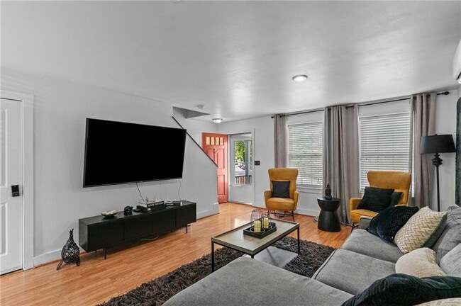 Building Photo - 18 Bridgham St