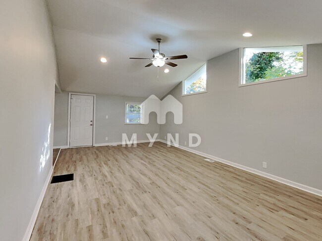 Building Photo - 627 Rountree Rd
