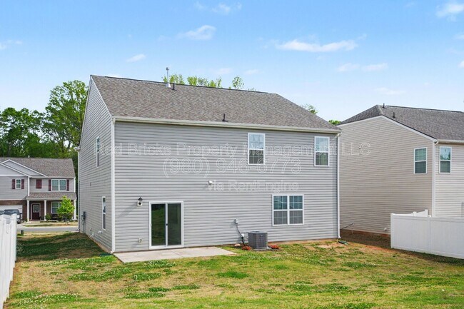 Building Photo - 11010 Austin Estates Dr