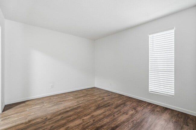 Building Photo - REMODELED! One Bedroom/One Bath in Historic Downtown Mesa