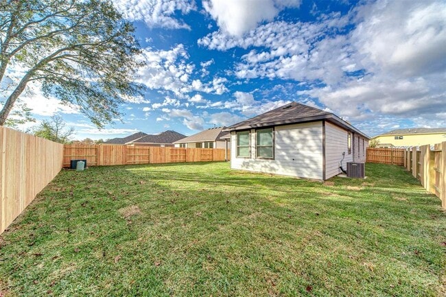Building Photo - 27225 Southwest Fwy