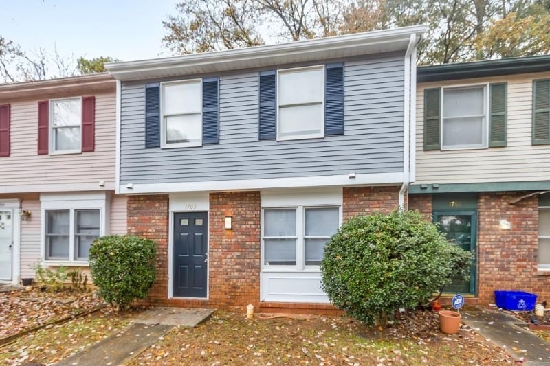 Primary Photo - 1703 Napa Valley Ct SE