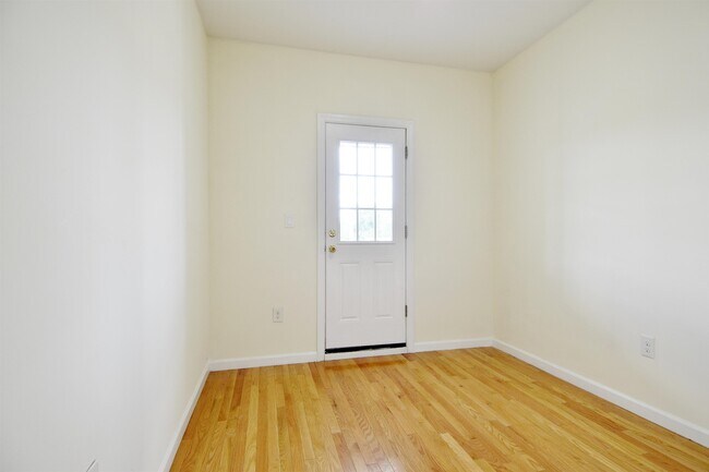 Building Photo - 459 Broadway