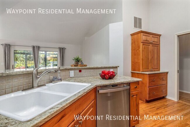 Building Photo - 4917 N Contour Way