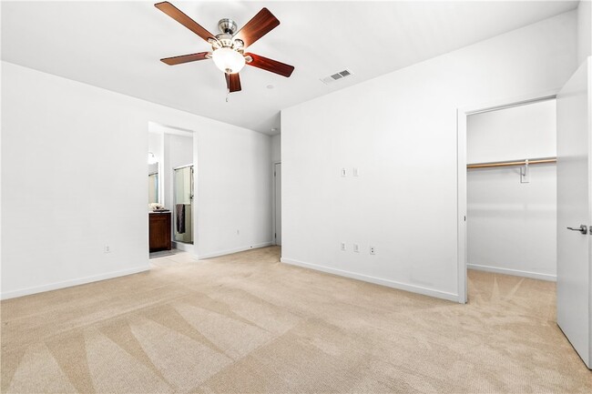 Building Photo - 706 Colorado Cir