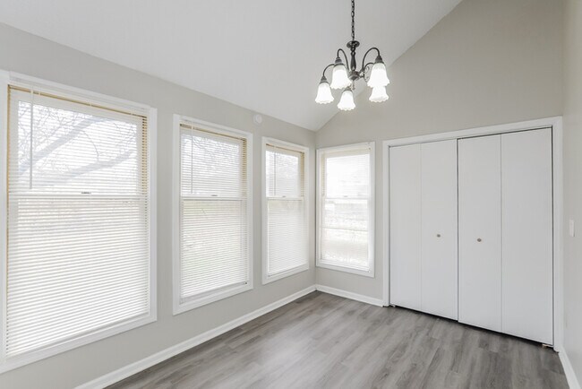 Building Photo - 4721 138th Terrace