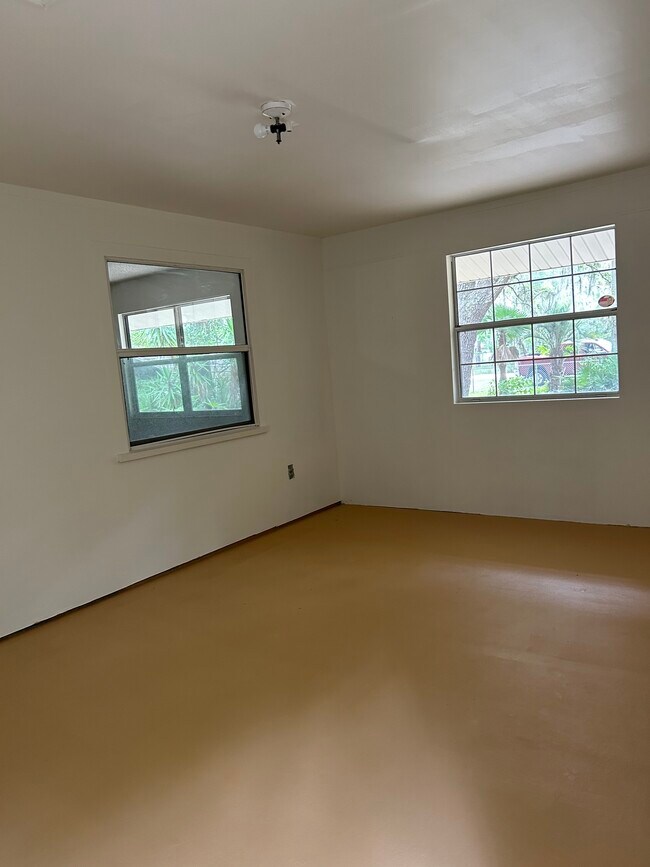 Bedroom 3 or office - 110 Park St