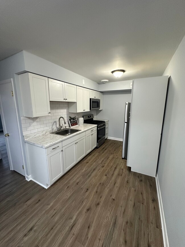 Primary Photo - 8124 Ferndale St