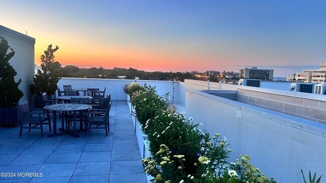 Building Photo - 57-61 Brighton Avenue Unit 303