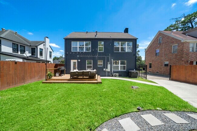 Building Photo - 3226 Oakdale St