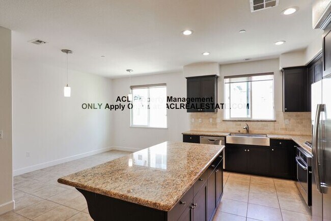 Building Photo - Spacious, 4 bed 3 bath Dublin Home For Rent