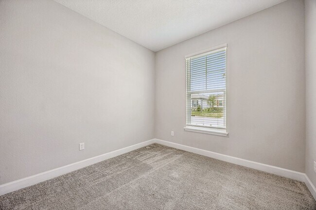 Building Photo - 75565 Blackbird Dr