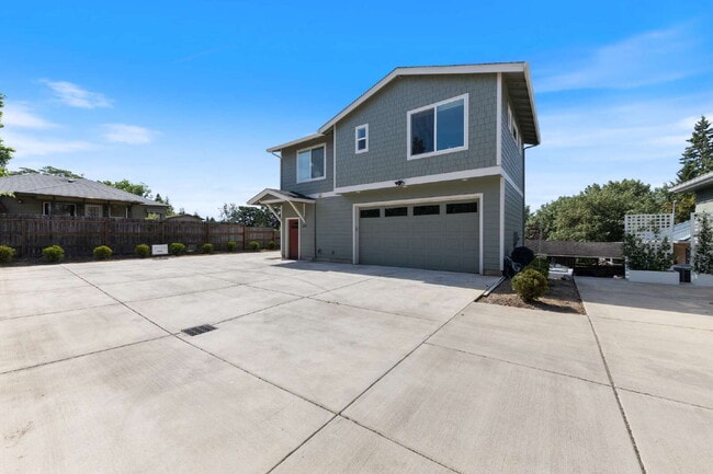 Building Photo - Recently Built 1 Bedroom, 1 Bathroom Home