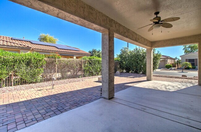 Building Photo - 4120 E Donato Dr