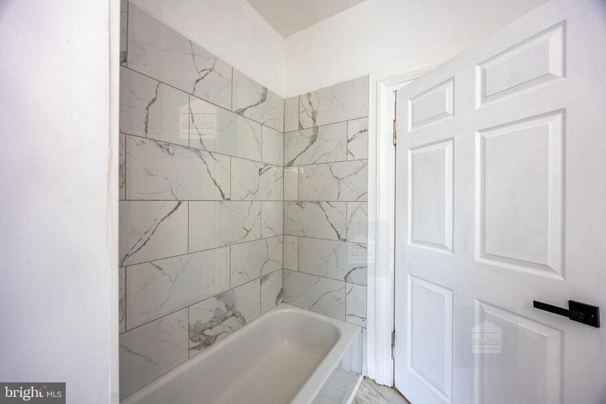 Building Photo - 209 E Martin St