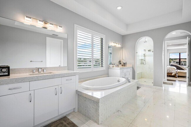 Building Photo - 17511 Cadena Dr