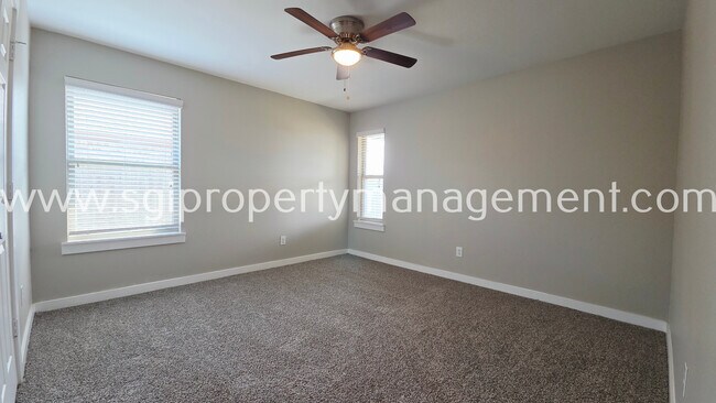 Building Photo - 523 Wood Dr