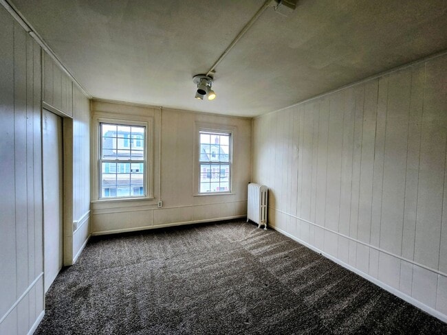 Building Photo - 124 S 9th St