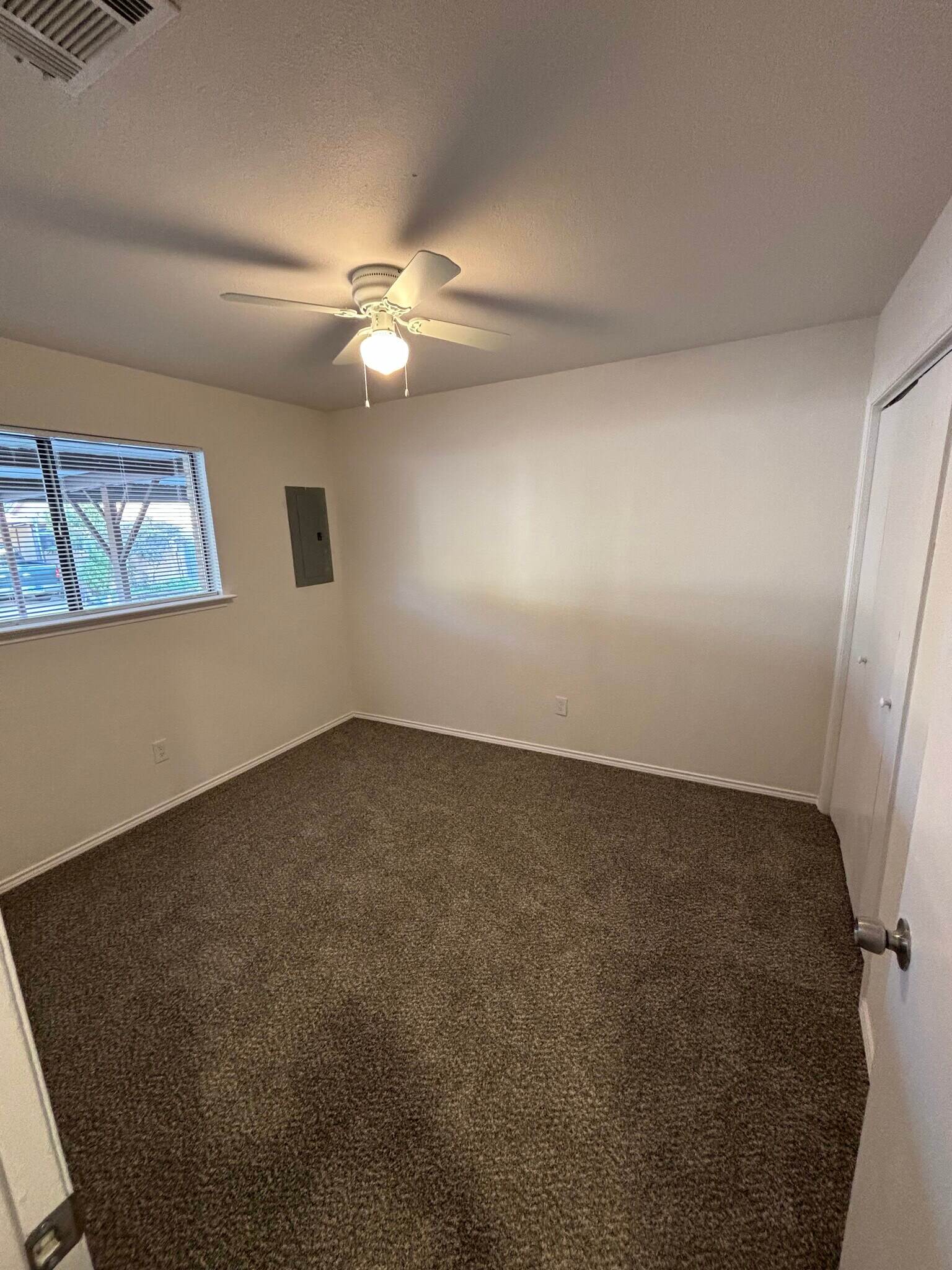 Building Photo - 511 Crowley Rd