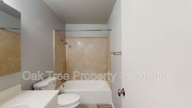 Building Photo - 1922 Cordoba St