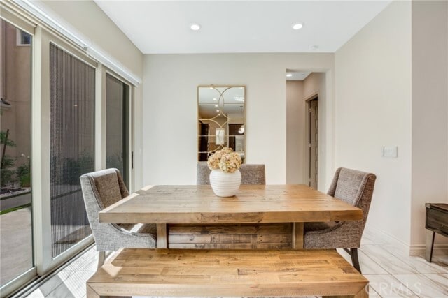 Building Photo - 783 Benchmark