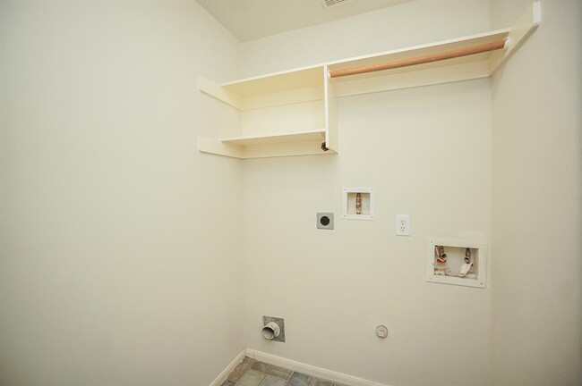 Building Photo - 1634 Emerald River Dr