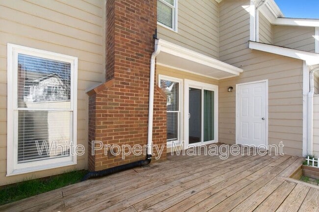 Building Photo - 9123 Kings Canyon Dr