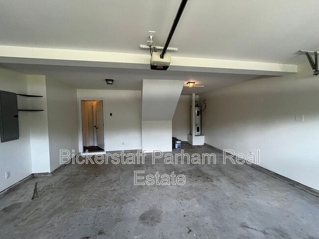 Building Photo - 70 Misty Forest Dr