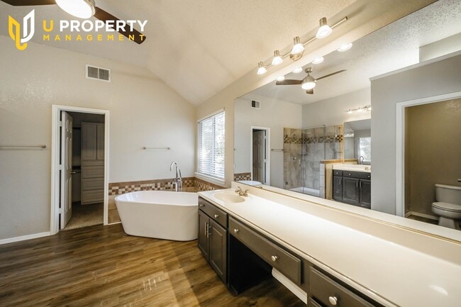 Building Photo - A Sweety Corner Home in Lewisville, Don't ...