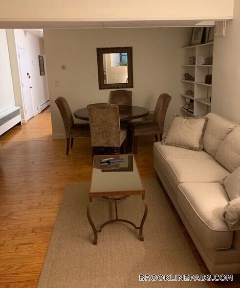 Primary Photo - 1728 Beacon St