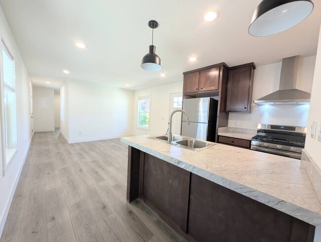 Building Photo - 400 Sulphur Bank Dr