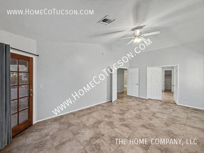 Building Photo - 12690 N Bandanna Way