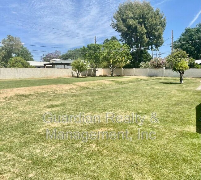 Building Photo - 2930 E Elm St