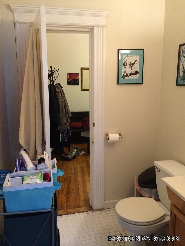 Building Photo - 107 Gordon St