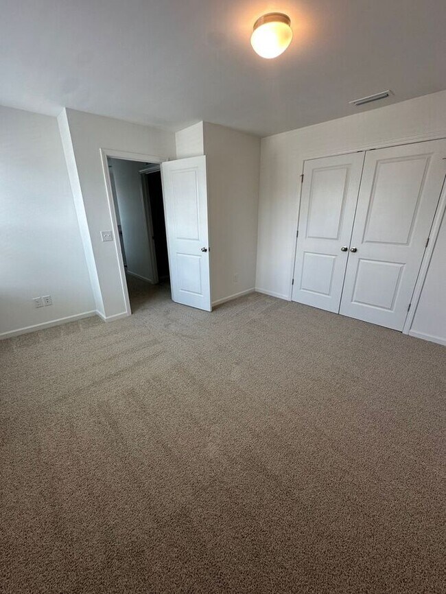 Building Photo - NEW CONSTRUCTION 4BD/2.5 Home in Stonebrid...