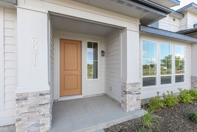 Building Photo - Roe Street Townhomes