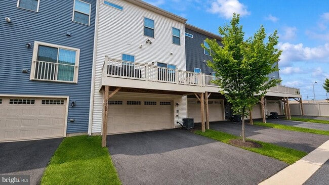 Building Photo - 9008 Armstrong Ln