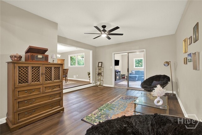 Building Photo - 299 Kennington Dr