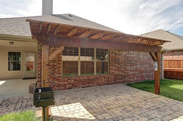 Building Photo - 5700 Broken Spur