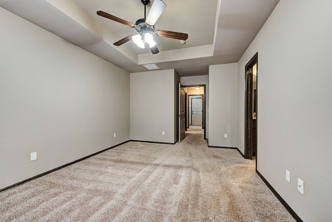 Building Photo - Spacious 3-Bedroom Home in Yukon – Modern ...