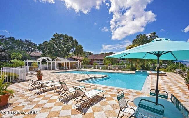 Building Photo - 225 S Tropical Trail