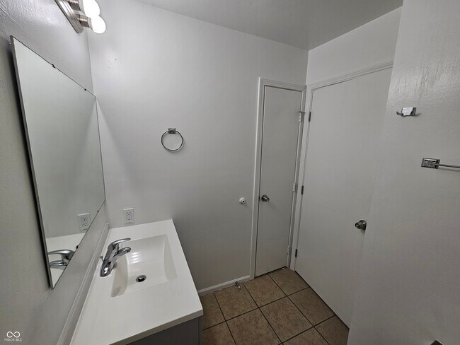 Building Photo - 6312 Commons Dr