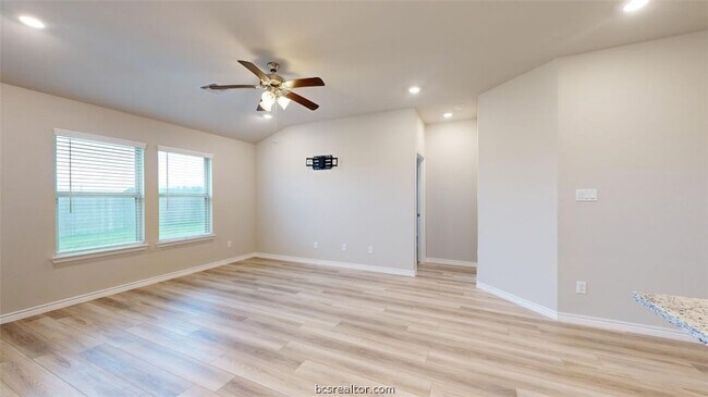 Building Photo - 2148 Chief St