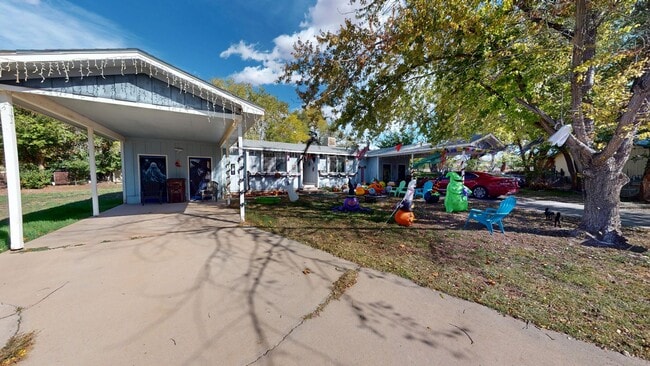 Primary Photo - 2 bedroom duplex in quiet cul-de-sac