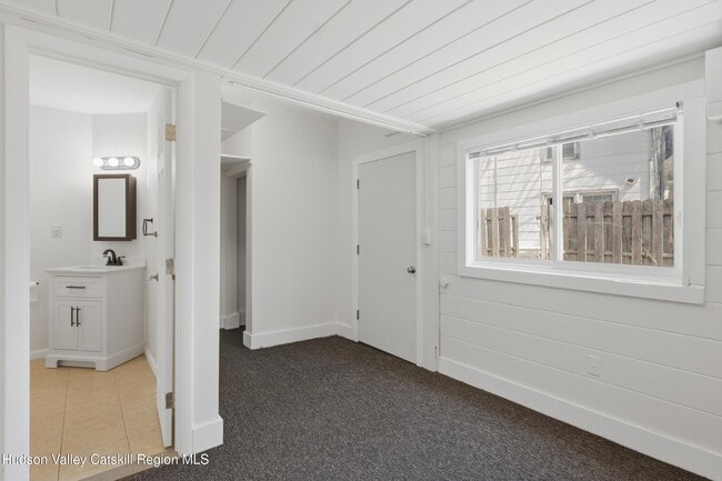 Building Photo - 43-47-47 Tinker St