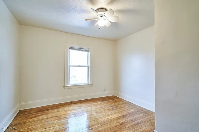 Building Photo - 8606 Vineyard Ave